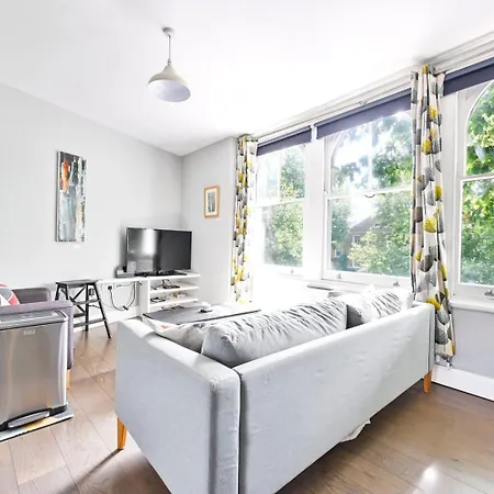 Ferienwohnung Guestready - Charming Retreat In Kennington London Exterior foto